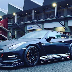 NISSAN GT-R