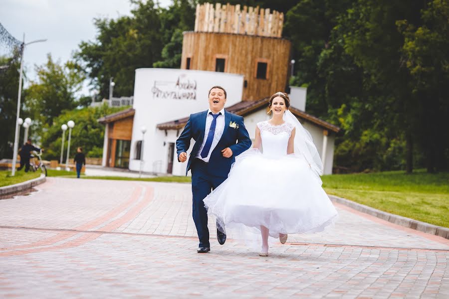 Fotografo di matrimoni Anton Grebenev (k1ker). Foto del 9 agosto 2017