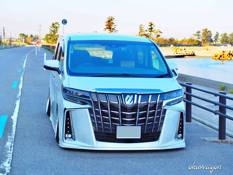 アルファードの白ホイールはいいぞ・朝活ドライブ・朝活撮影📷・コラボお誘いお待ちしております・ピックアップに選ばれたいに関するカスタム事例の投稿画像4枚目