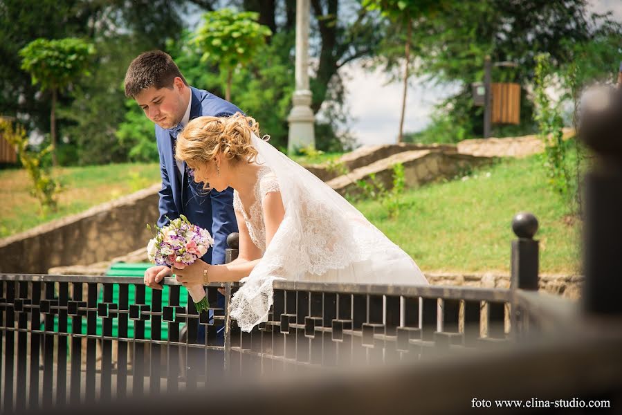 結婚式の写真家Vladislav Groysman (studioelina)。2016 8月23日の写真