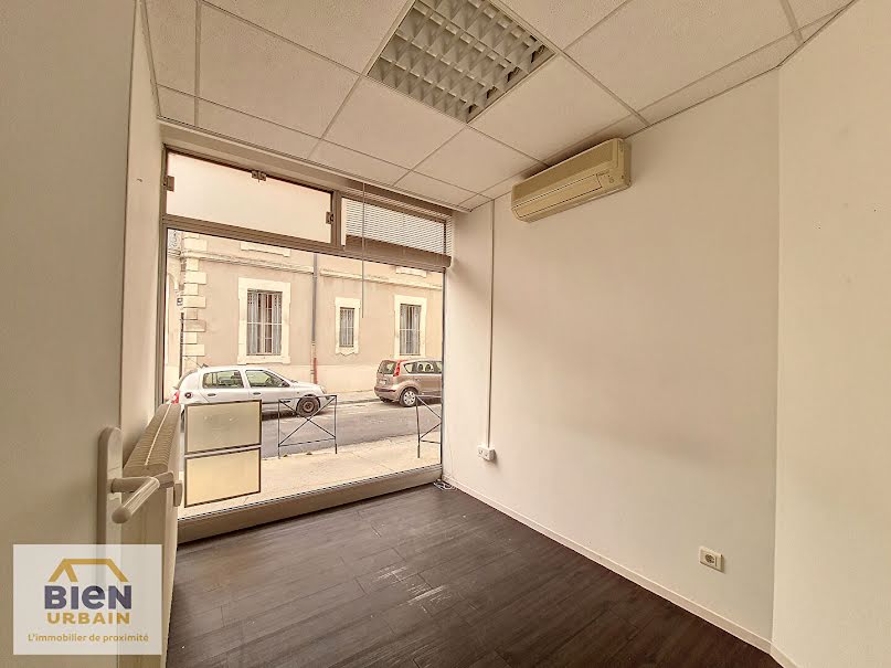 Vente locaux professionnels 4 pièces 59.48 m² à Nimes (30000), 109 000 €