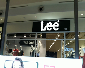 Lee photo 