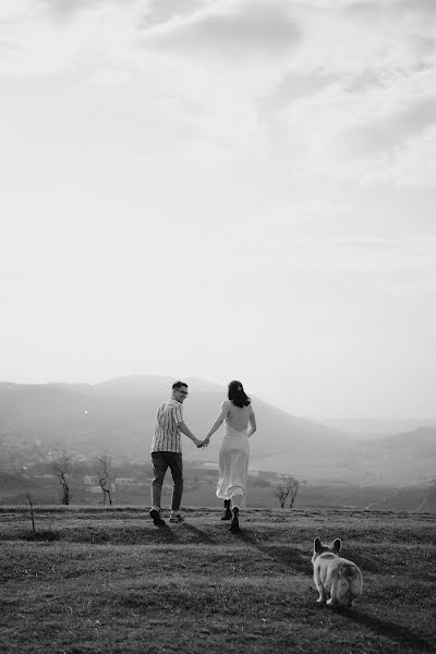 Wedding photographer Darya Serova (serovadar). Photo of 27 April 2023