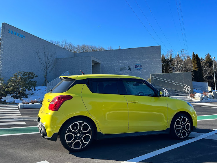 スイフトスポーツのスイスポ・zc33s・ドライブ・白州蒸溜所に関するカスタム事例の投稿画像1枚目