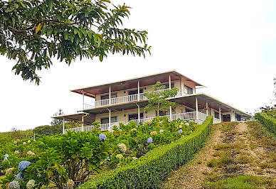 Corps de ferme avec jardin 1