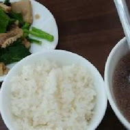 助仔牛肉湯