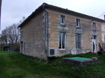 maison à Mirambeau (17)