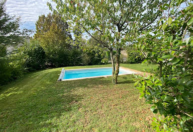 House with pool and garden 17