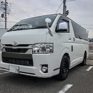 ハイエースバン TRH200V