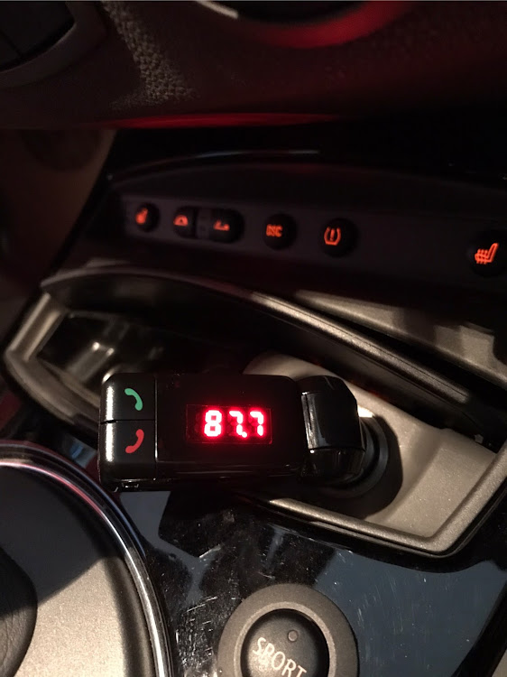 Z4 ロードスターのFMトランスミッターに関するカスタム事例の投稿画像2枚目