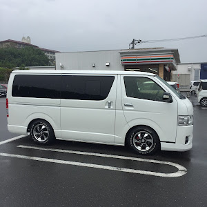 ハイエースバン TRH200V