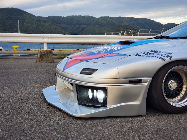 RX-7のマツダ・カブリオレ・ワンオフパーツ・テーマはレーシングカー・ナガタカスタムに関するカスタム事例の投稿画像3枚目