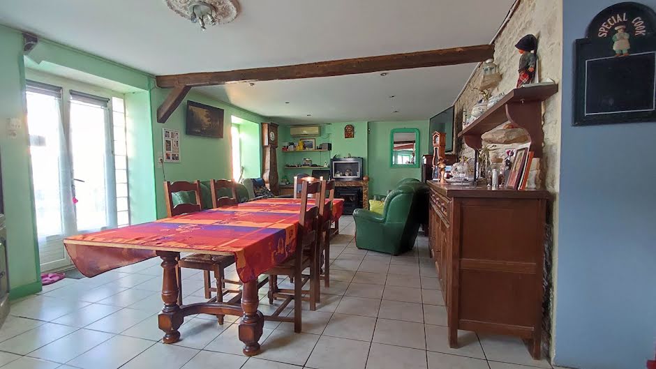 Vente maison 4 pièces 118 m² à La Rochelle (17000), 149 000 €