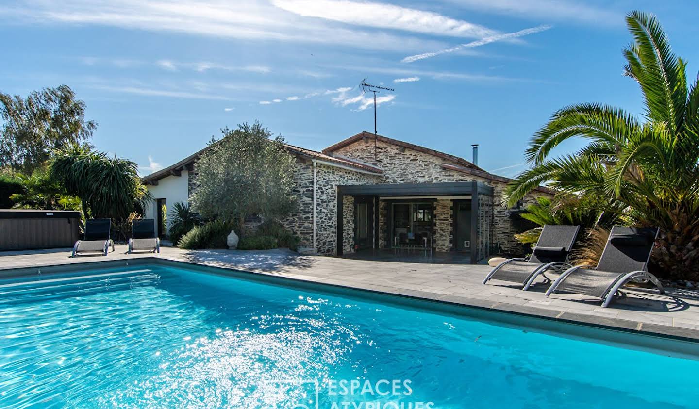 Maison avec piscine Beaupréau-en-Mauges