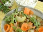 By Craig T. Kojima, Star-Bulletin
 Carrot curls and parsley adorn a bowl of veggie-rich Shrimp Sari Sari.