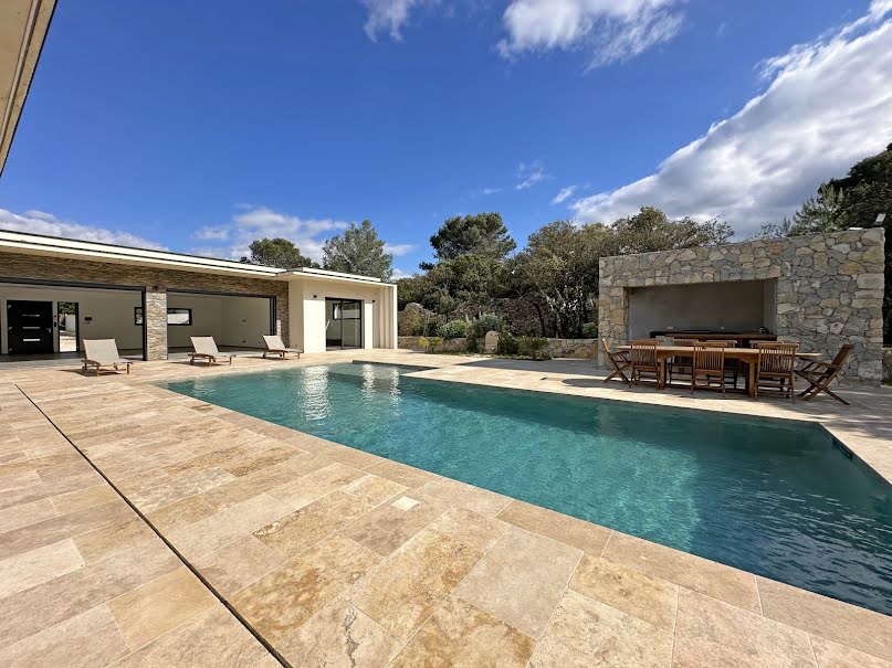 Vente villa 10 pièces 332 m² à Nimes (30000), 1 260 000 €