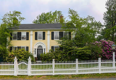 Property with pool and garden 10