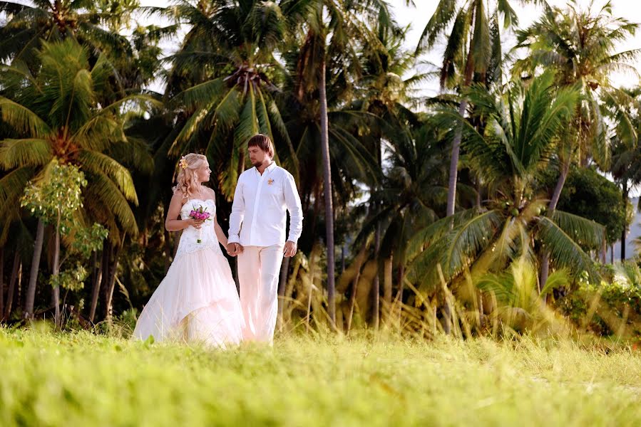 Fotógrafo de bodas Lara Korneeva (larakorneeva25). Foto del 26 de octubre 2017