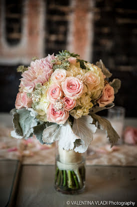 Fotógrafo de casamento Valentina Vladi (valentinavladi). Foto de 25 de agosto 2015