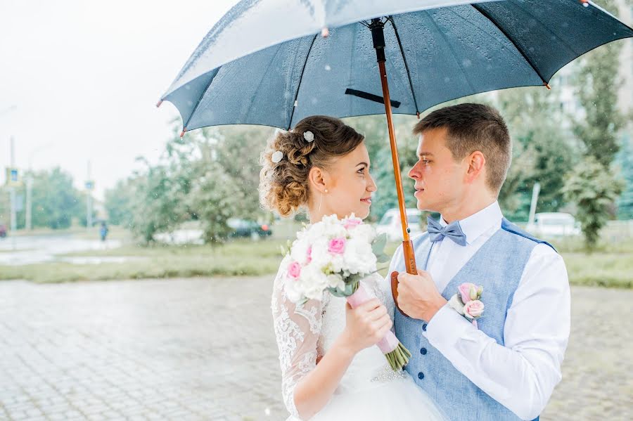 Wedding photographer Olga Kharskaya (bezga767). Photo of 12 August 2016