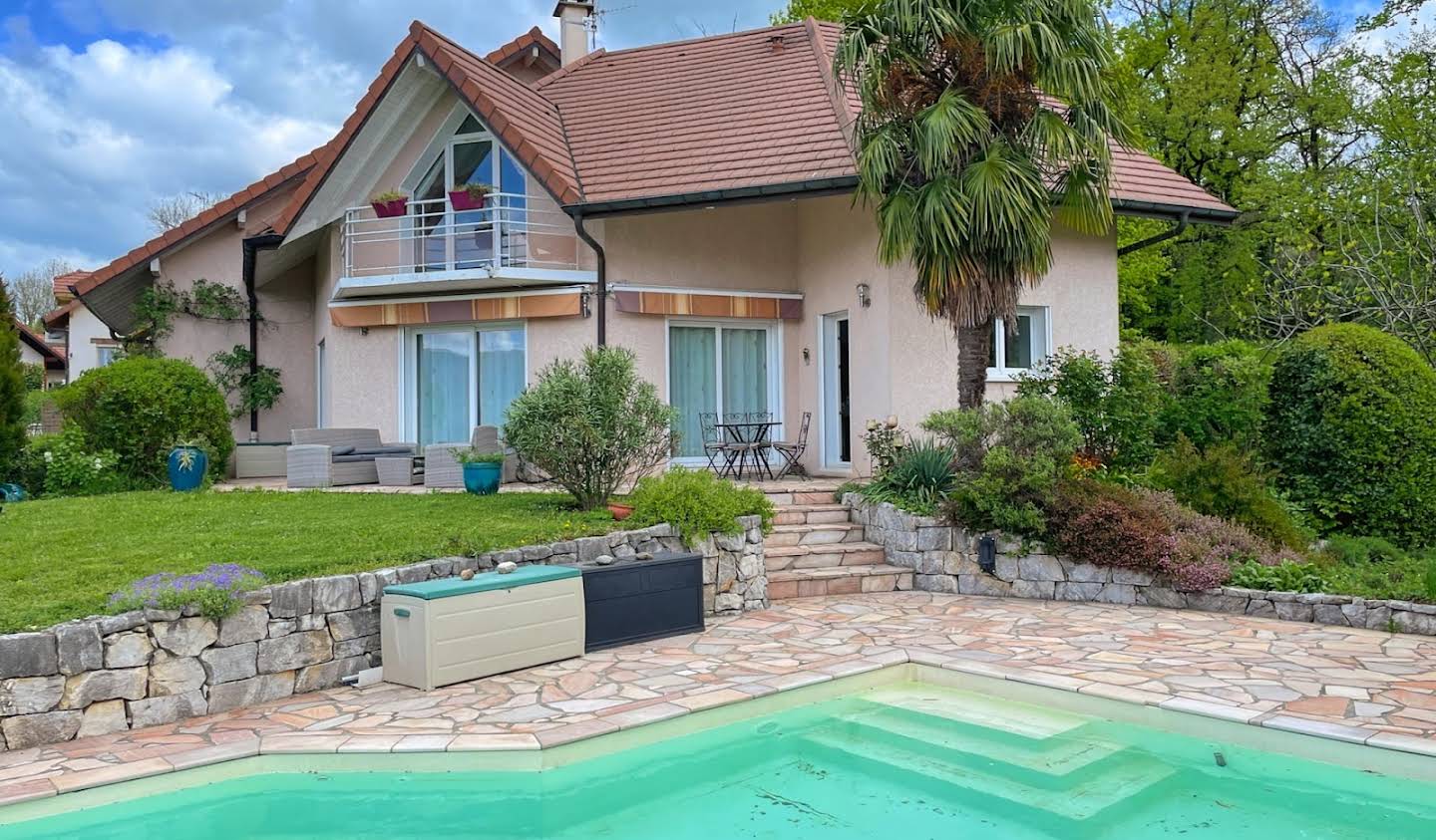 Villa with pool and terrace Grésy-sur-Aix