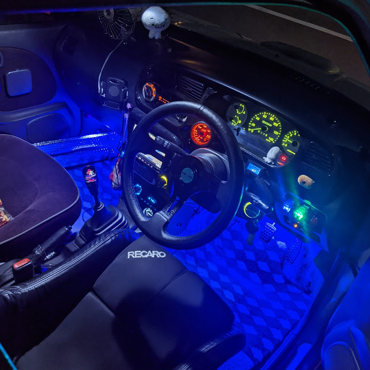 ミラジーノのミサイルスイッチ・LEDが眩しい・LEDを塗りつぶせに関するカスタム事例の投稿画像1枚目