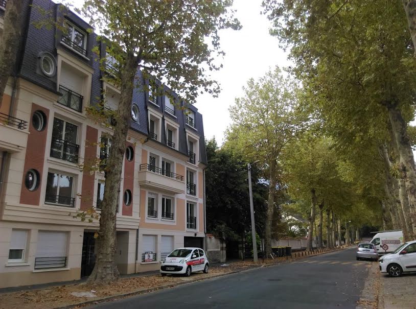 Location  parking  11 m² à Avon (77210), 76 €