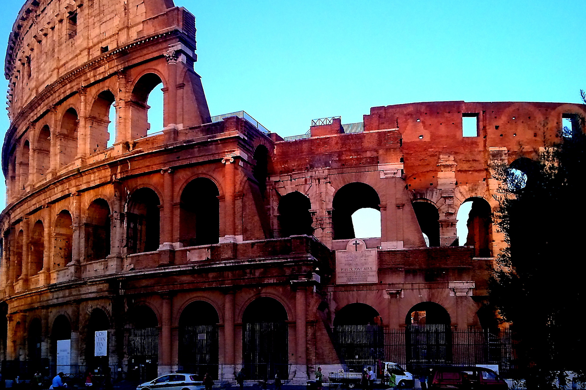 colosseo al tramonto di freewilful