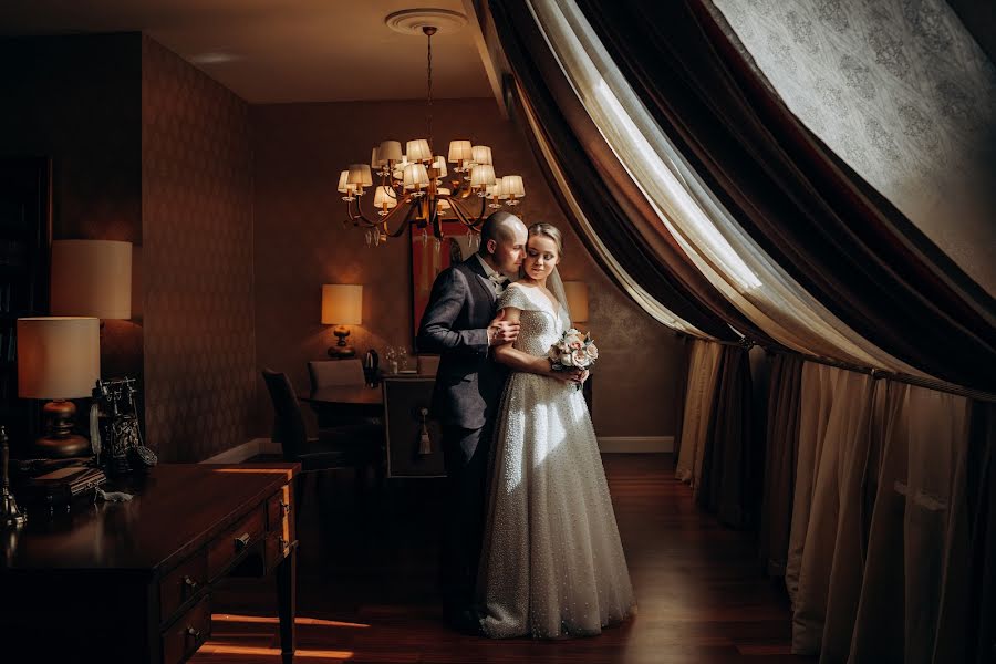 Fotógrafo de casamento Alena Karpova (photokarallena). Foto de 5 de abril 2021