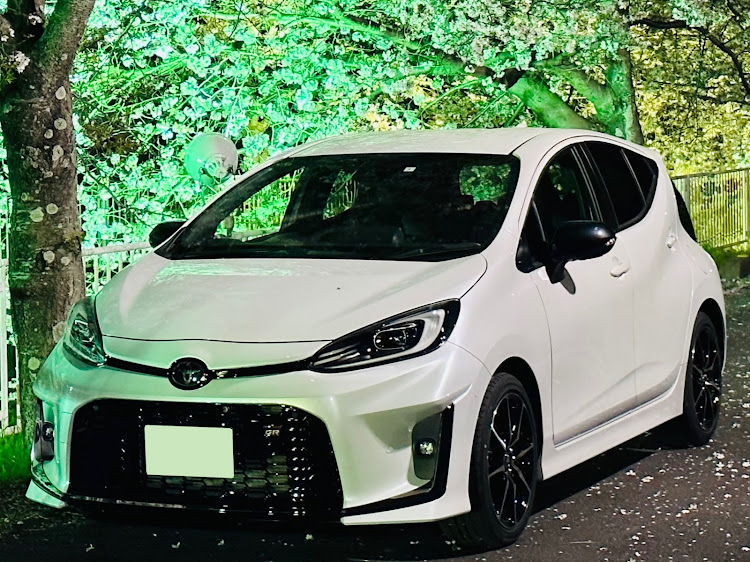 アクアの桜と愛車・夜桜・HYBRIDエンブレム・アリス米への道・育苗器に関するカスタム事例の投稿画像6枚目