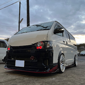 ハイエースバン KDH200V