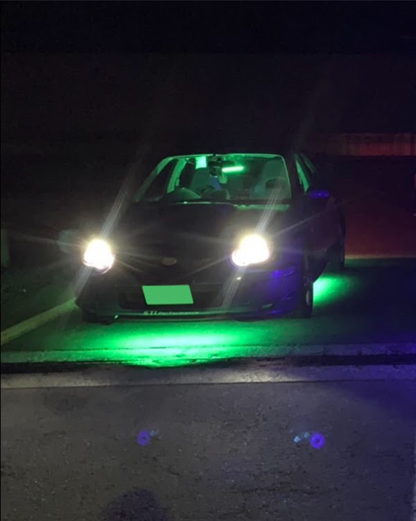 インプレッサ WRX STIのネオン・ワイルドスピード・アンダーネオン・インプレッサGDBSTIに関するカスタム事例の投稿画像2枚目