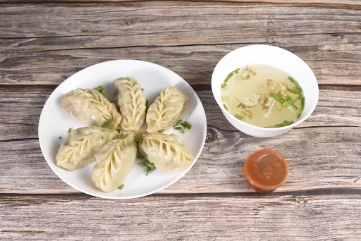 Steamed Chicken Momos [6 Pieces]