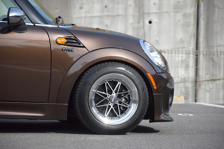 ミニのR56　MINI　ONE・冬仕様・3月2日はMINIの日・3月もよろしくお願いしますに関するカスタム事例の投稿画像5枚目