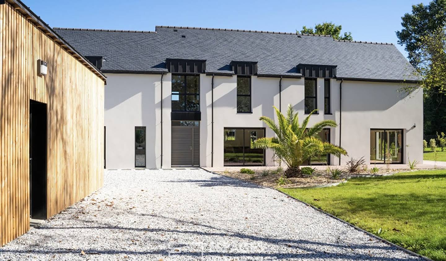 House with terrace La Chapelle-des-Fougeretz