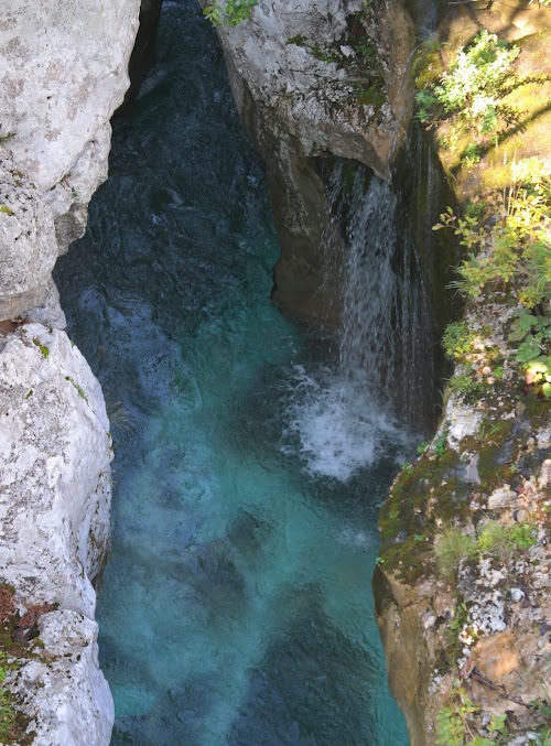 ESLOVENIA EN VERDE Y TURQUESA + VENECIA DE POSTRE - Blogs de Eslovenia - GARGANTAS Y NACIMIENTO DEL SOČA, PASO VRŠIČ Y LAGO JASNA (6)