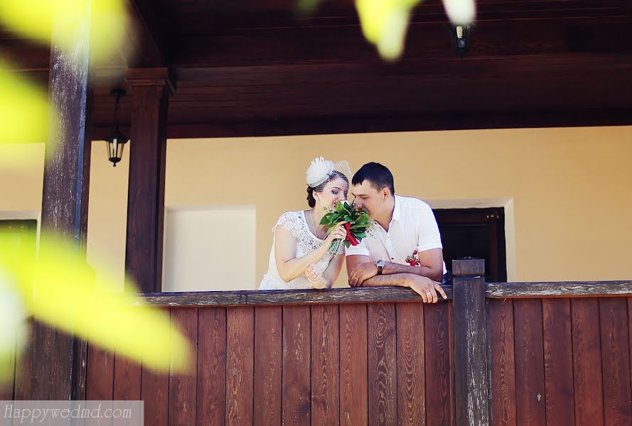 Fotógrafo de casamento Anna Hmelnitkaia (annahm). Foto de 17 de abril 2016