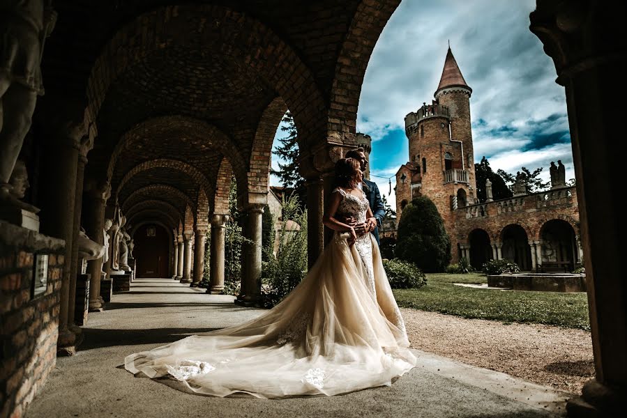 結婚式の写真家Slagian Peiovici (slagi)。2018 9月6日の写真