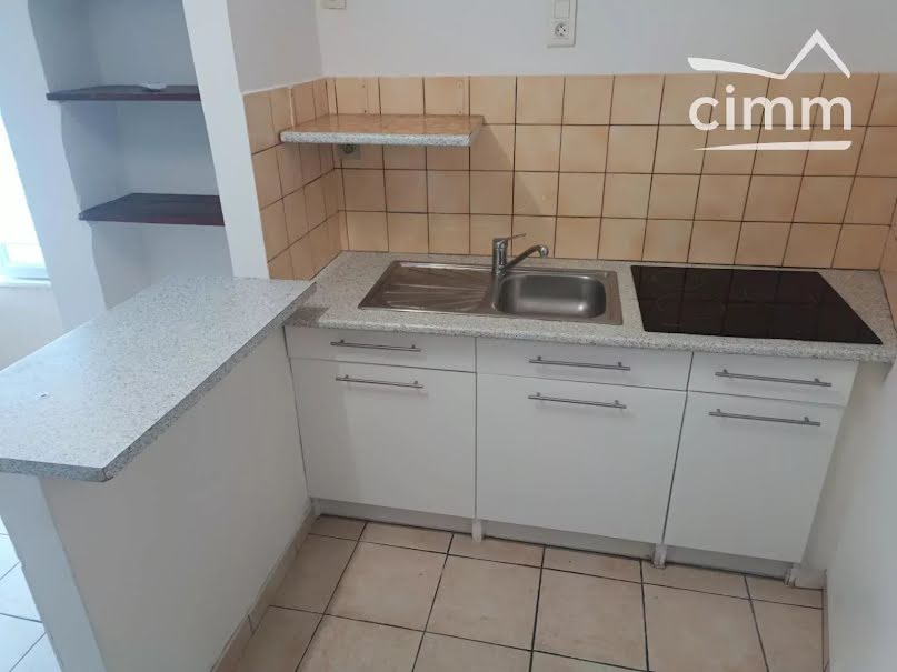 Location  appartement 2 pièces 39.13 m² à Le Thor (84250), 520 €