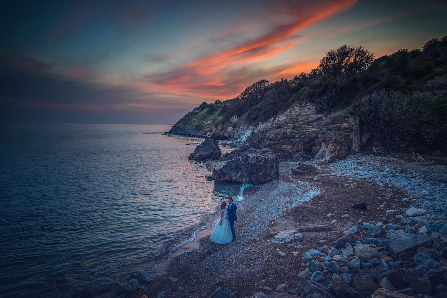 Fotografo di matrimoni Stauros Karagkiavouris (stauroskaragkia). Foto del 19 aprile 2018