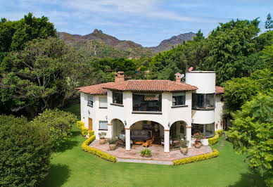 Farmhouse with pool 9