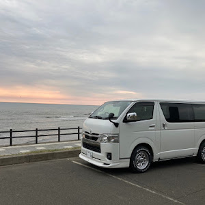 ハイエースバン GDH206V