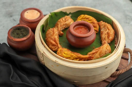 Veg Fried Momos (6 pieces)