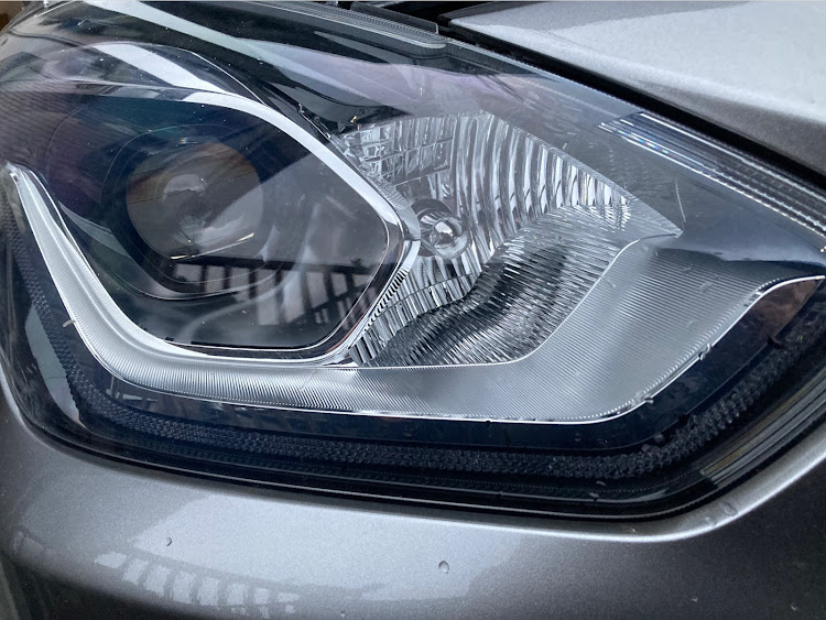 スイフトスポーツのLEDウインカー・#車検・さむいいいいいいいいいいいいいいに関するカスタム事例の投稿画像2枚目