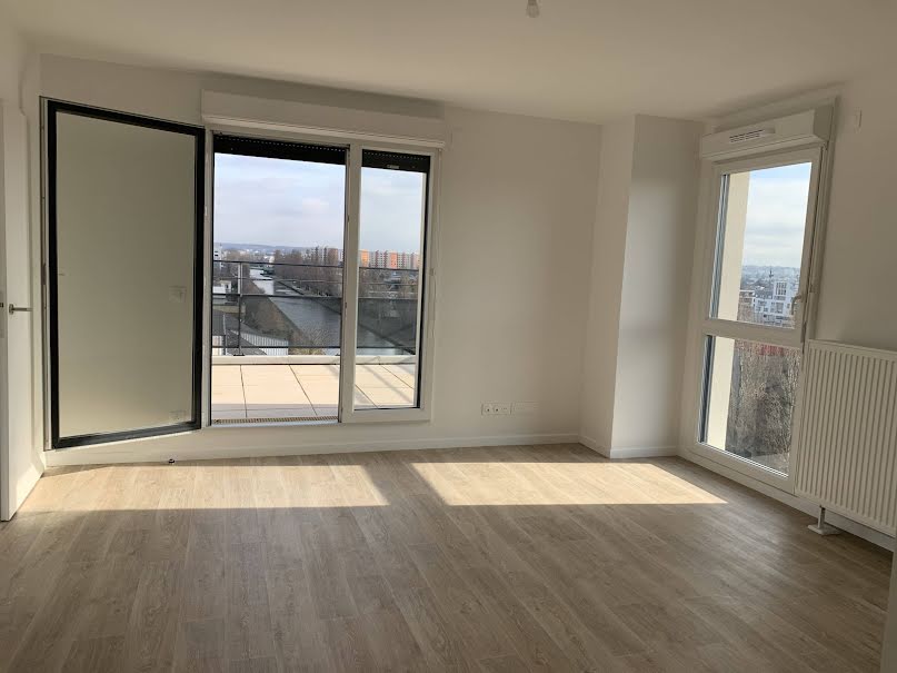 Location meublée appartement 4 pièces 80 m² à Bondy (93140), 1 920 €