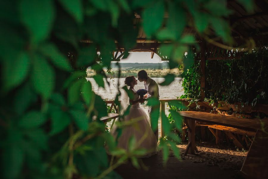 Fotógrafo de bodas Lenura Cemenko (lenura). Foto del 30 de septiembre 2014