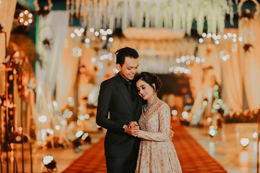 Fotógrafo de bodas Falguni Paras (ujoxh77). Foto del 9 de mayo 2020