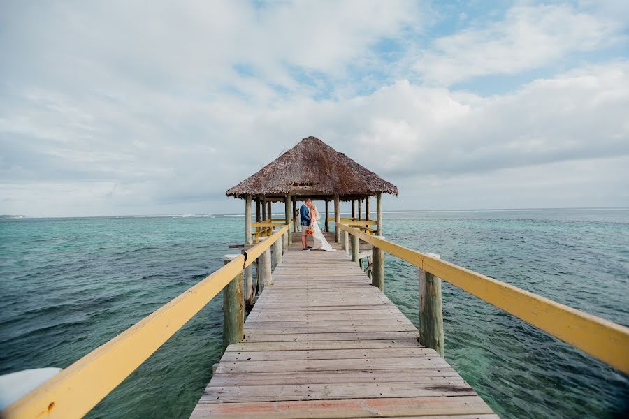 Fotógrafo de bodas Reenal Prasad (reenal). Foto del 9 de febrero 2019