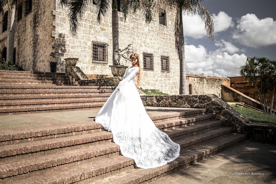 Fotógrafo de casamento Aleksandr Kuzmin (alexandrkuzmin). Foto de 22 de novembro 2015