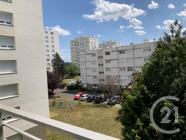 Location meublée appartement 5 pièces 80 m² à Orleans (45000), 450 €